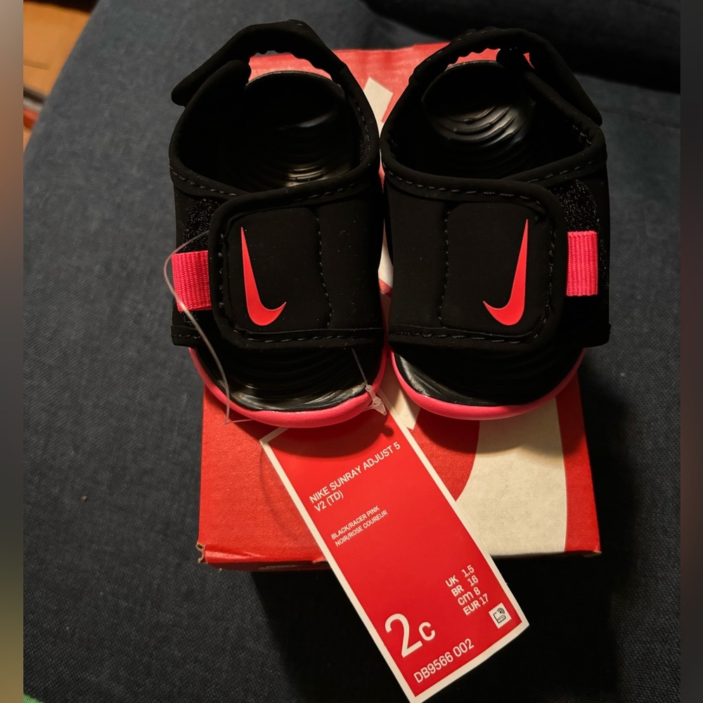 NIKE SUNRAY ADJUST 5 V2 (TD) SIZE 2C (black and racer pink) DB9566 002 NWB